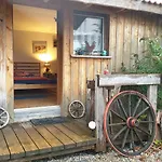 Chrom Ranch Reiterhof Bed & Breakfast 3*