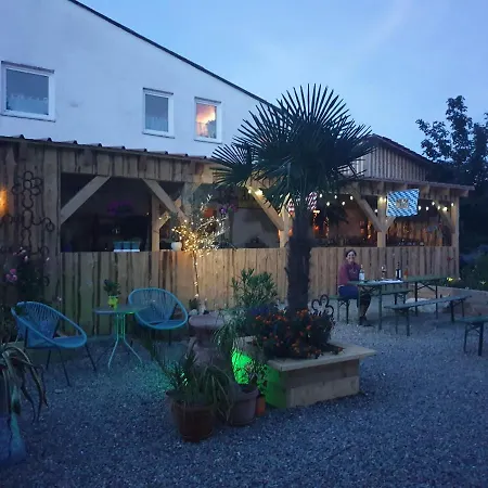 Chrom Ranch Reiterhof Alojamento de Acomodação e Pequeno-almoço Memmingen